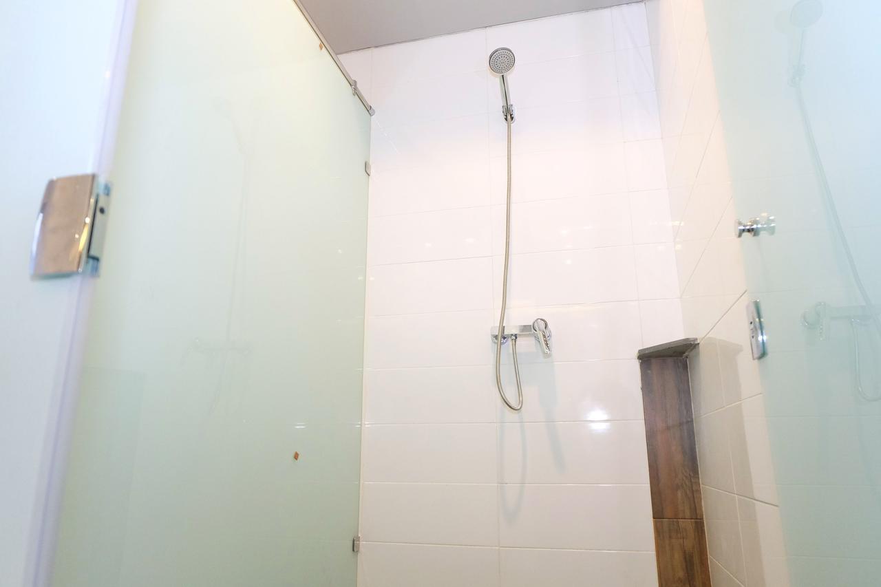 Zen Hostel Gubeng Station Σουραμπάγια Εξωτερικό φωτογραφία