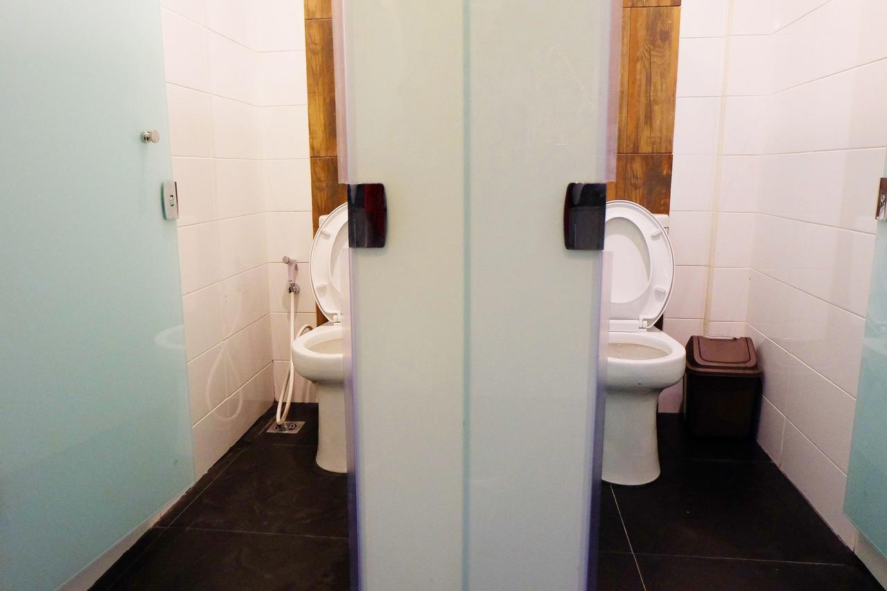 Zen Hostel Gubeng Station Σουραμπάγια Εξωτερικό φωτογραφία